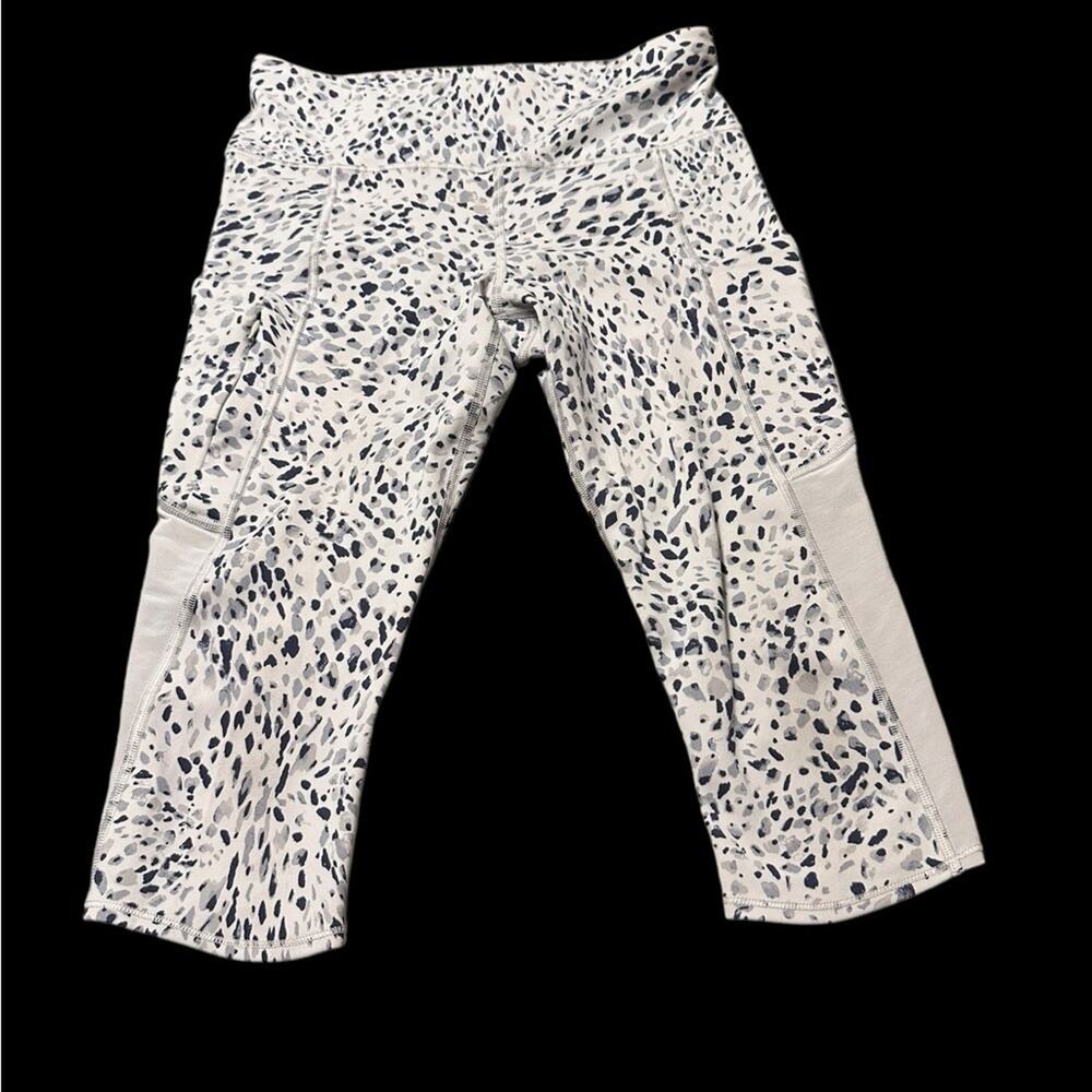 Athleta Spotty Up For Anything Cropped Leggings Medium Mid Rise Pockets Mesh